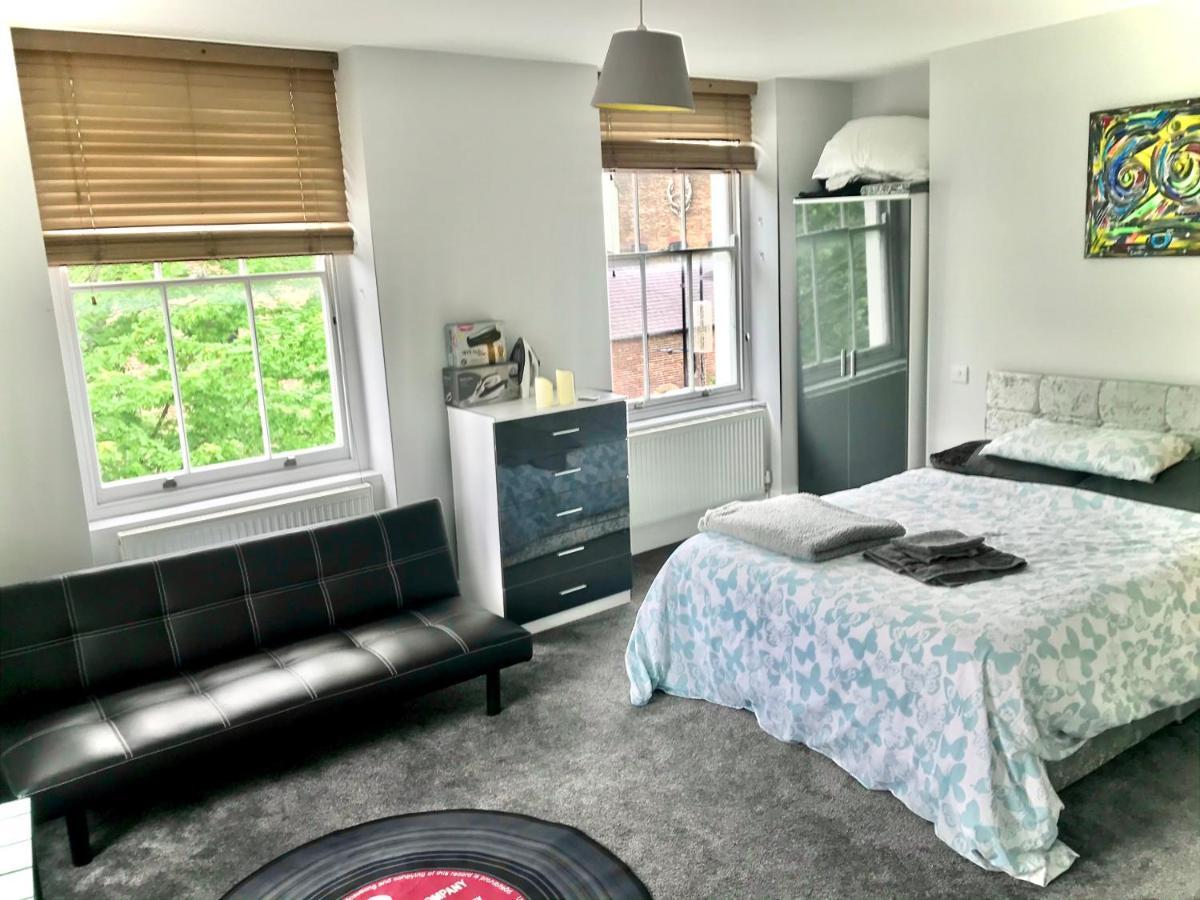 Camden Guest House Double Bedroom With Super Large King Bed Londra Dış mekan fotoğraf
