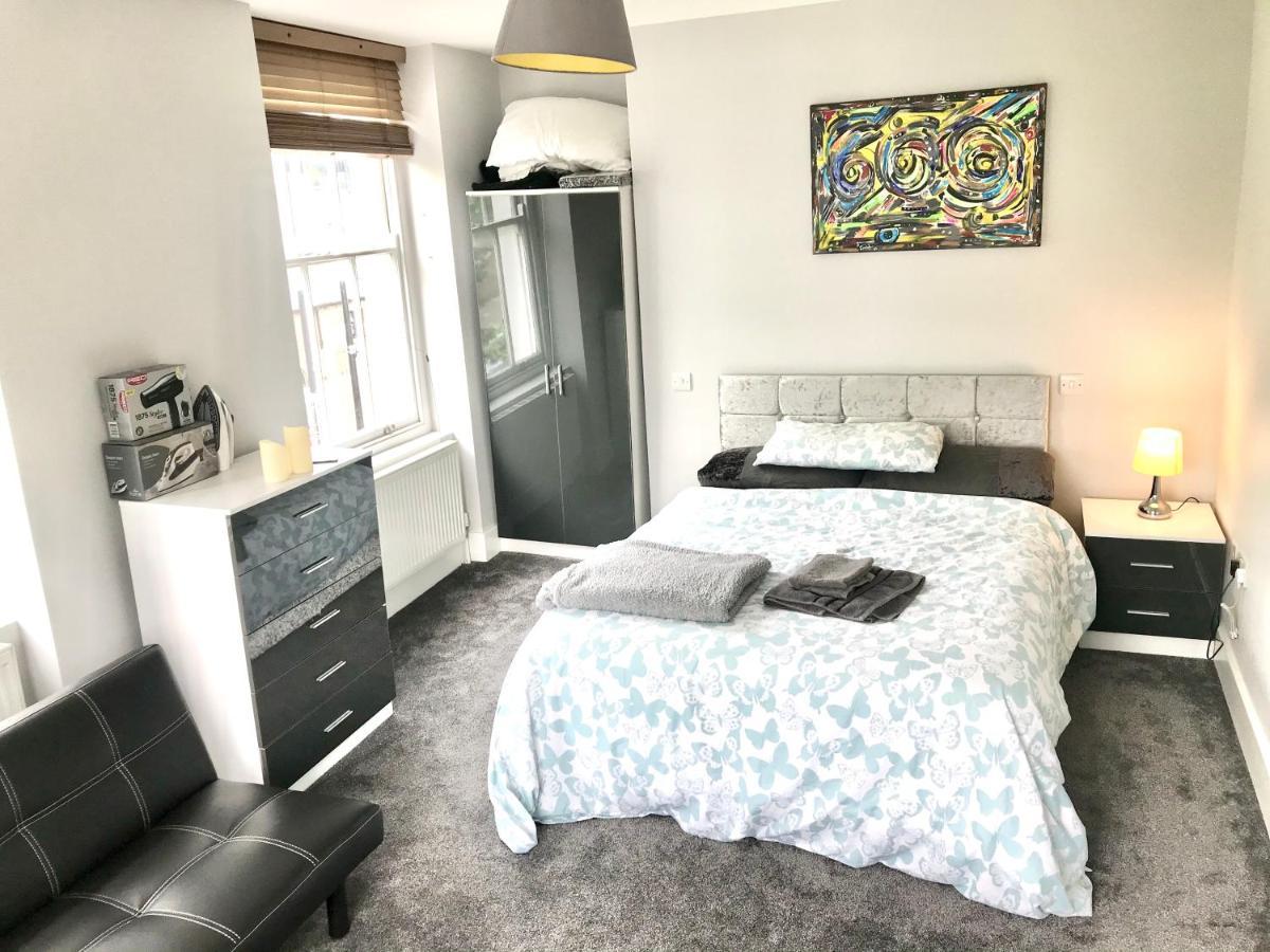 Camden Guest House Double Bedroom With Super Large King Bed Londra Dış mekan fotoğraf